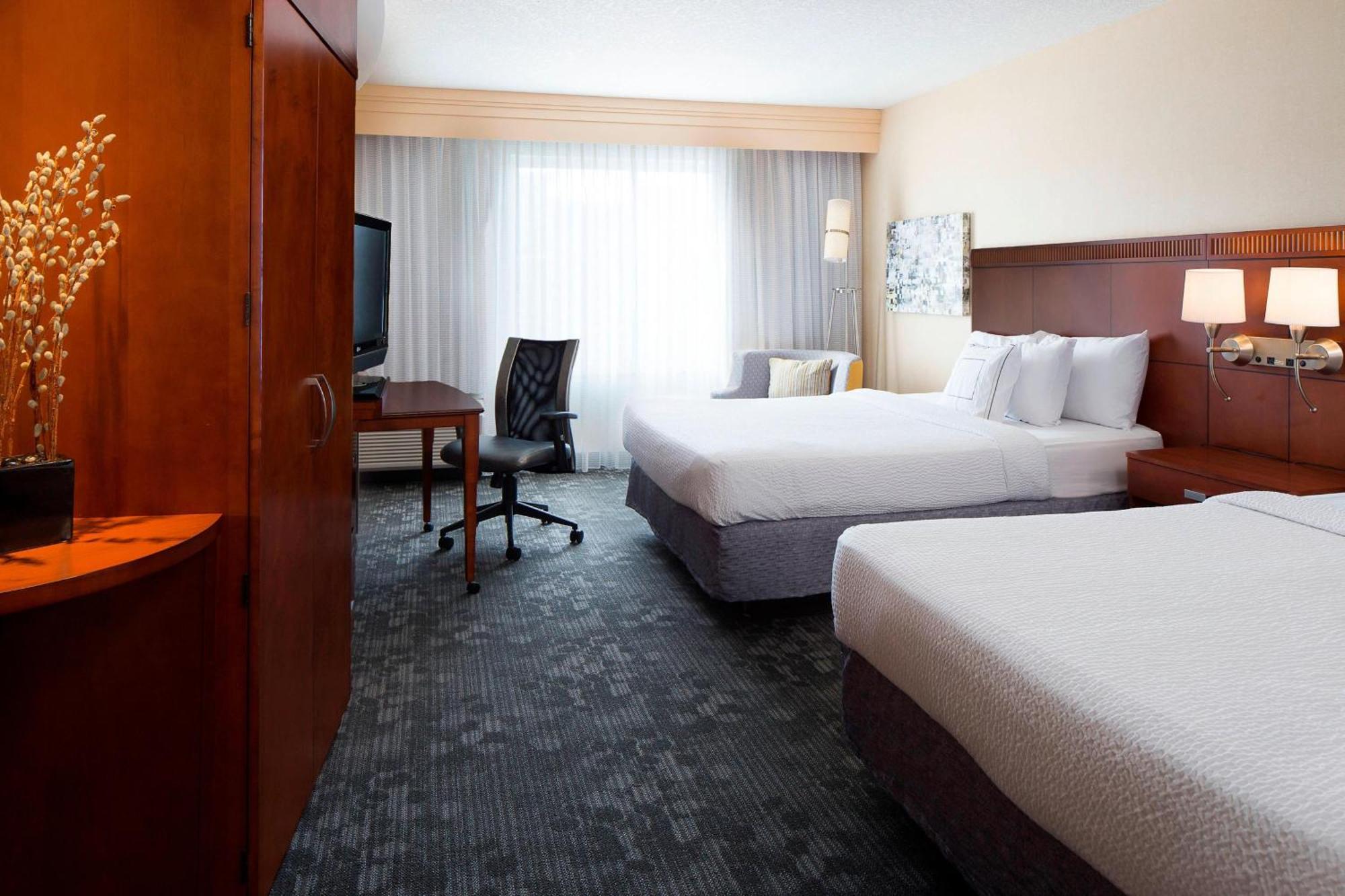 Courtyard Des Moines Ankeny Hotel Exterior photo